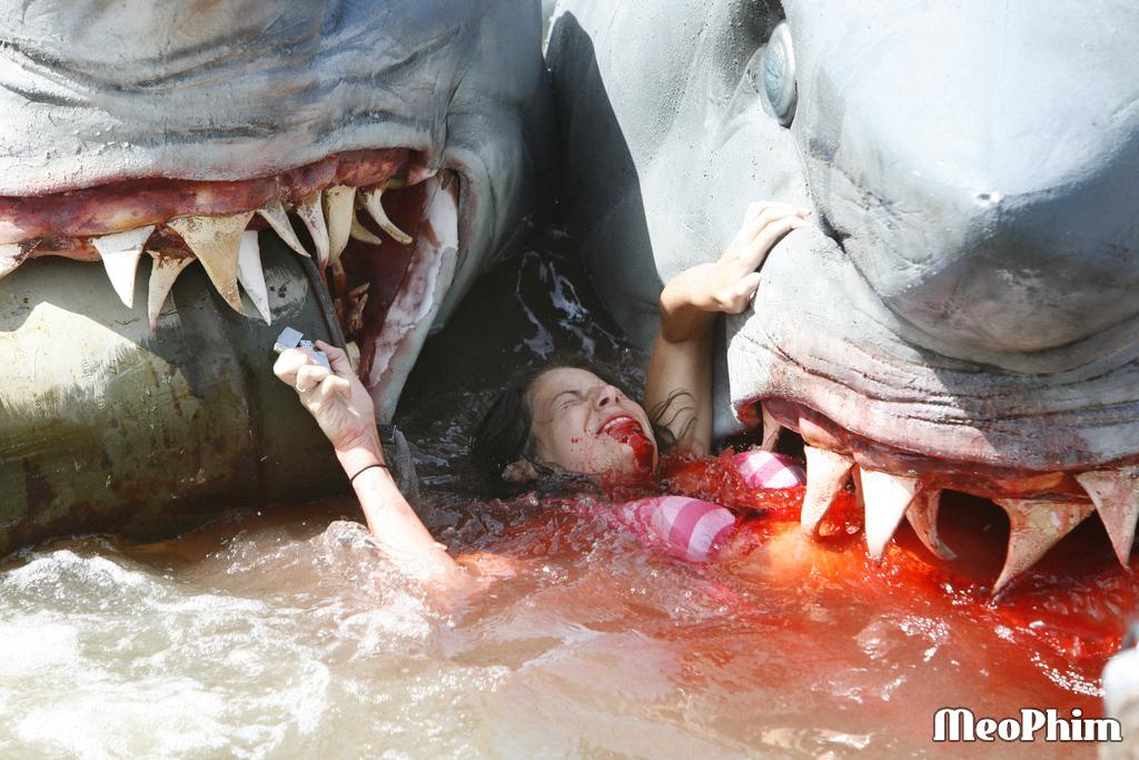 Xem phim Cá Mập Hai Đầu 2-Headed Shark Attack Vietsub